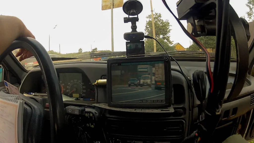 Tunnelmia poliisiautosta