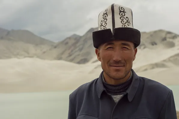 Tältä mieheltä ostin meripihkapalani.