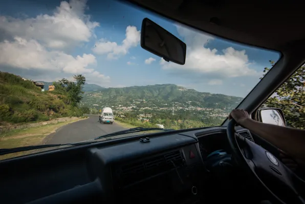 Kamera www.topshot.fi, objektiivit www.vuokrakamera.fi tai www.kameratori.fi