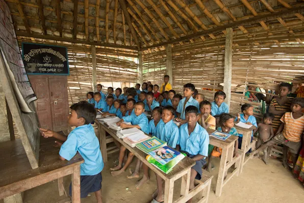 Kamera www.topshot.fi, objektiivit www.vuokrakamera.fi tai www.kameratori.fi