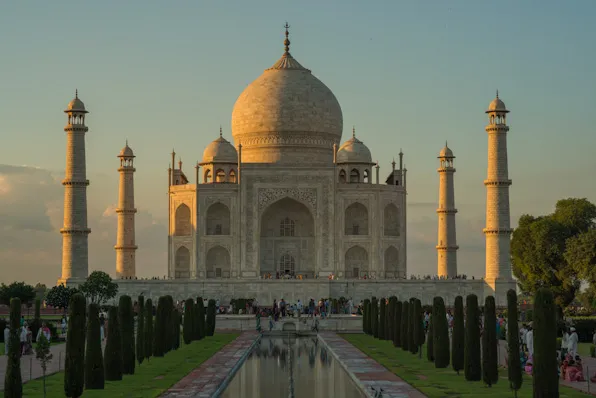 Day 35. Lucknow - Agra (IND) + The Taj Mahal